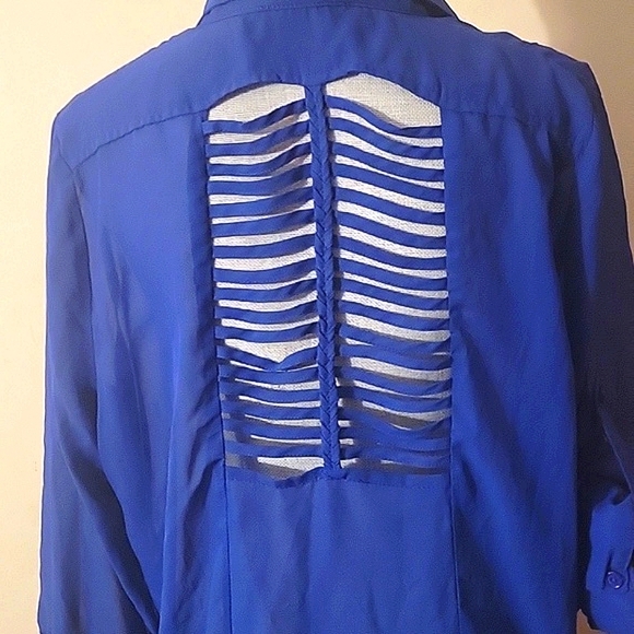 Jasmine Woman's Semi-Sheer Blue Blouse With Cut Out on Back of Blouse, Size 2X - Picture 9 of 9
